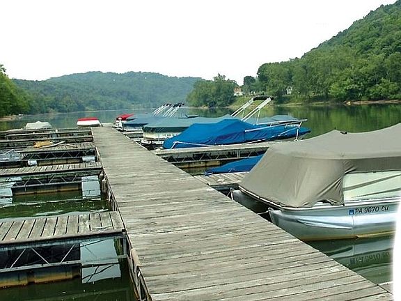 10min walk to boat docks.