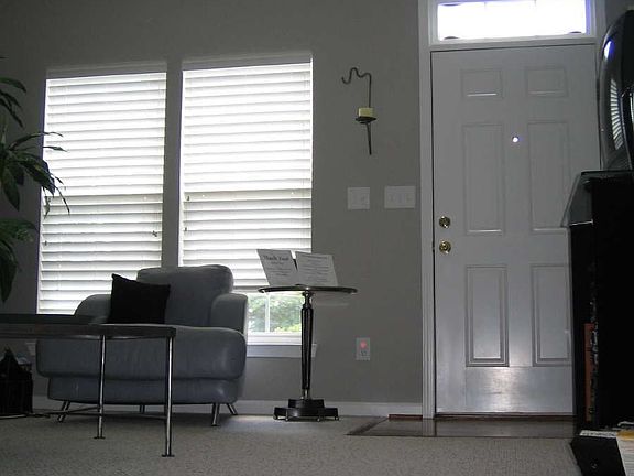 Living Room 14' 7" x 13' 7"