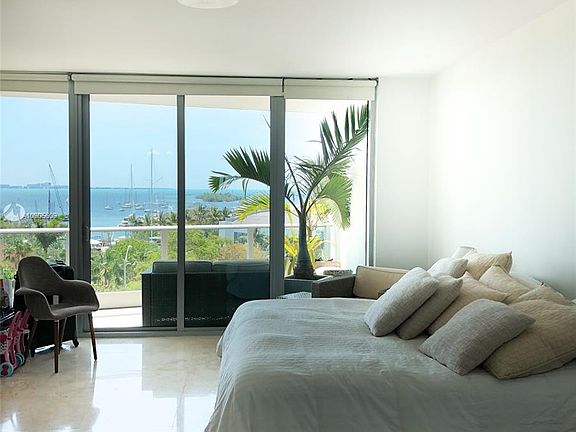 5th image of 2627 Bayshore Dr #701