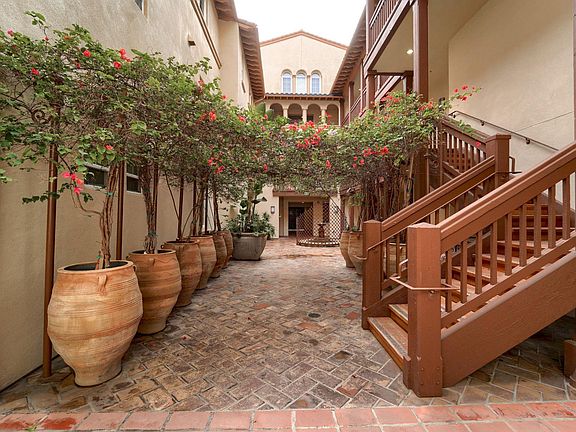 5th image of 5935 Playa Vista Dr APT 112