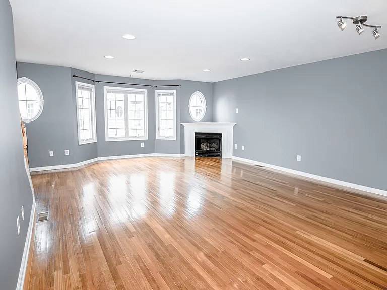 45-49 Stuyvesant Ave #16 — Photo 8