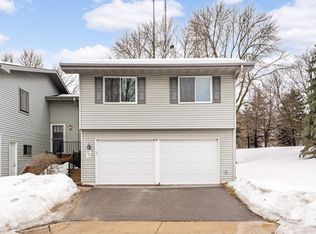 908 Nancy Cir, Shoreview, MN 55126