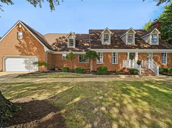 387 Brock Cir, Norfolk, VA 23502