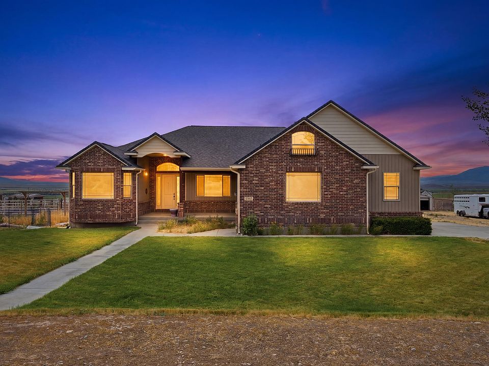 1st image of 2567 W Rim Rock Dr