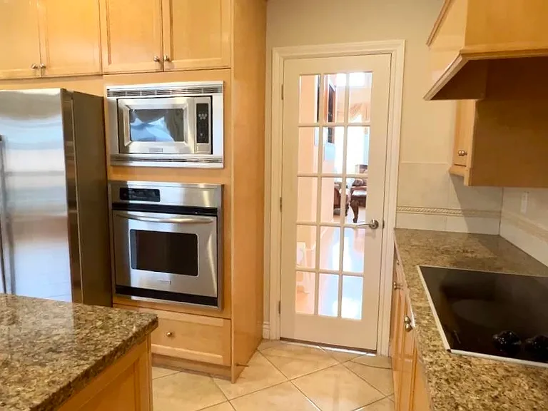 5171 Francis Rd — Photo 1