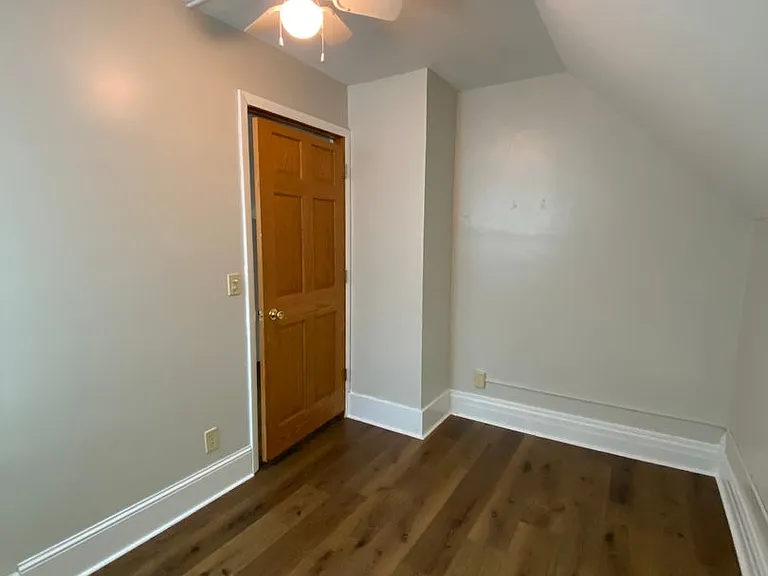 512 E Douglas St — Photo 12
