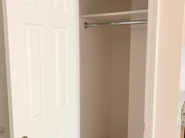 21-12 Broadway image 7 of 8