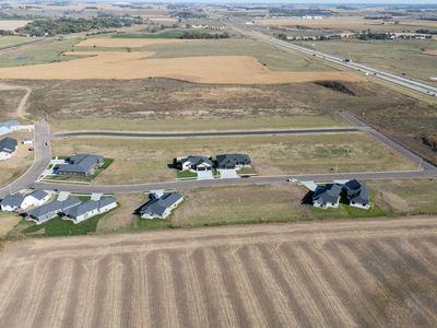 818 Turtle Creek Dr, Hartford, SD, 57033