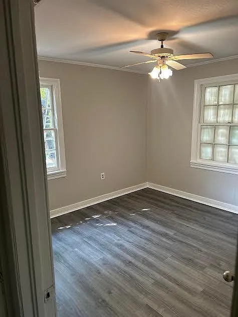 3 bed, 1000 sqft, $1,100 — Photo 3