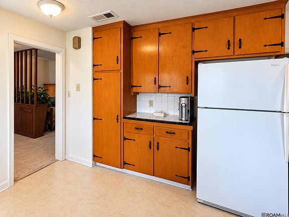 3rd image of 9865 Miraflores Dr