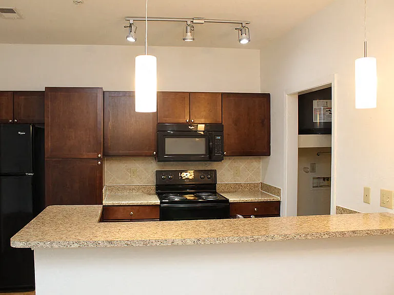 Avalon at Carlsbad — Photo 41