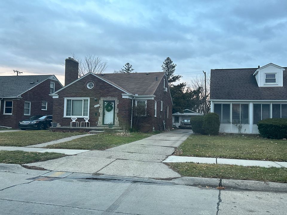 2nd image of 21460 Redmond Ave