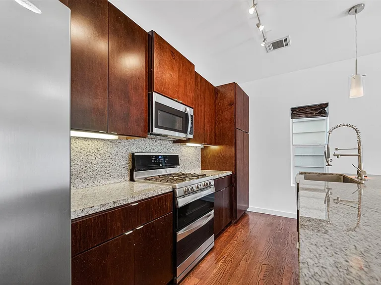1409 Laird St #B — Photo 9