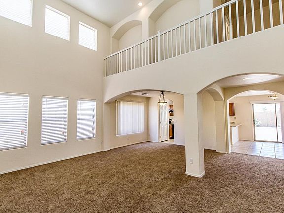 2nd image of 1024 N Desert Willow St