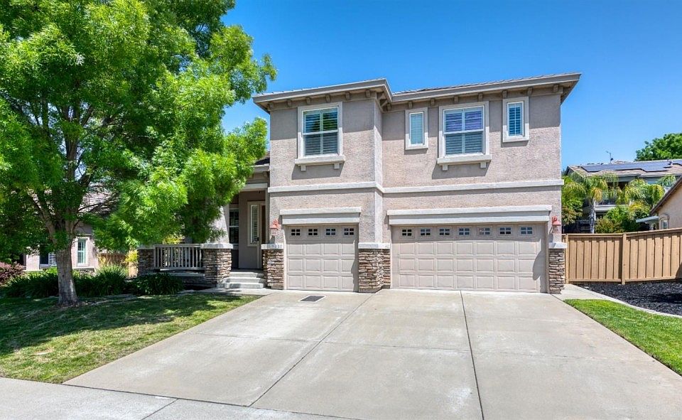 1st image of 589 Hildebrand Cir
