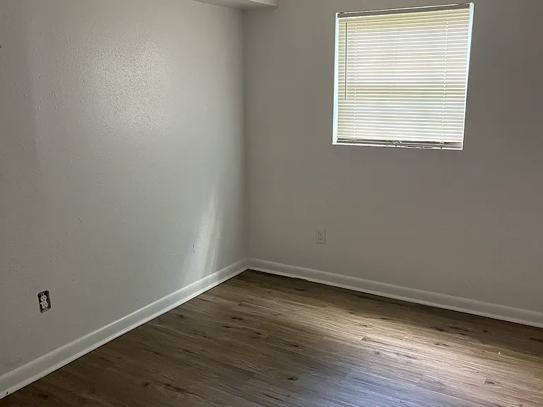 1324 W 31st St #2 — Photo 3