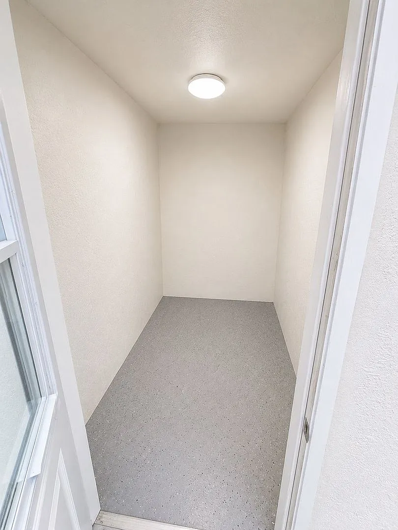 3 bed, 2.0 bath, 1854 sqft, $1,799 — Photo 2