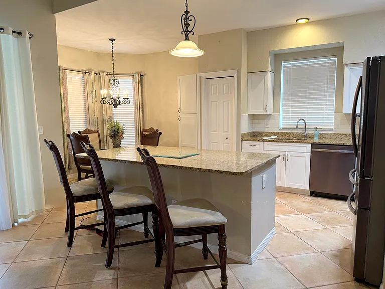 8116 Breton Cir — Photo 5