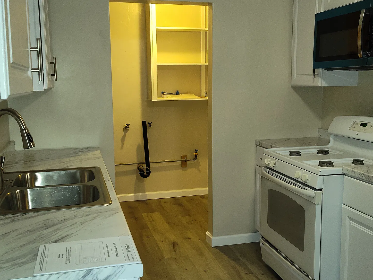 2 bed, 801 sqft, $3,800 — Photo 3