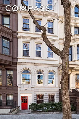 Sold by Compass | media 23