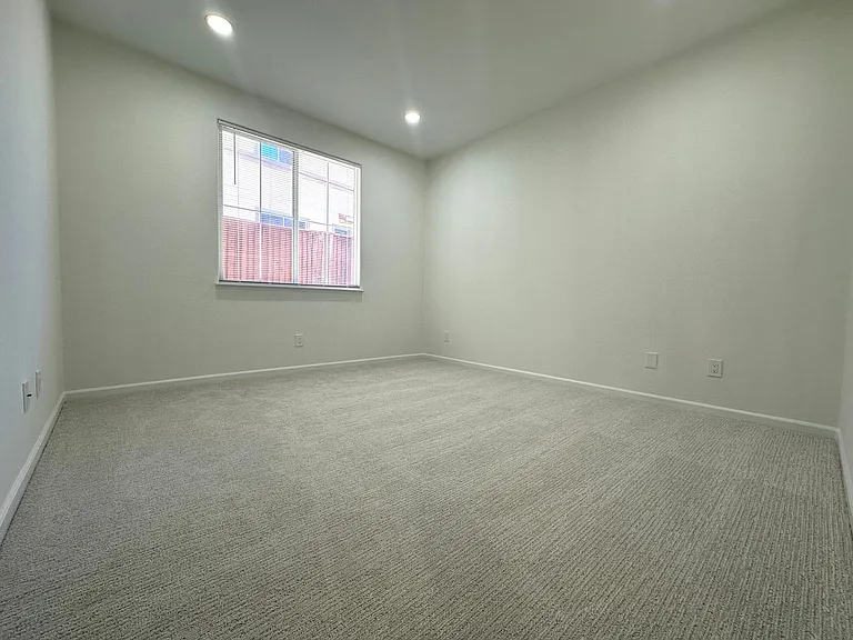 2608 Saint Andrews Dr — Photo 18