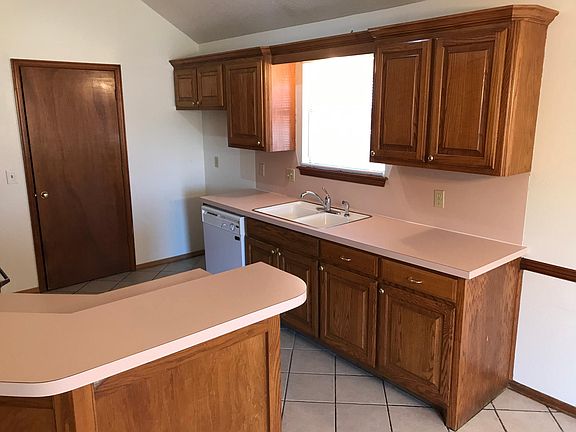 4th image of 1241 NE 26th St