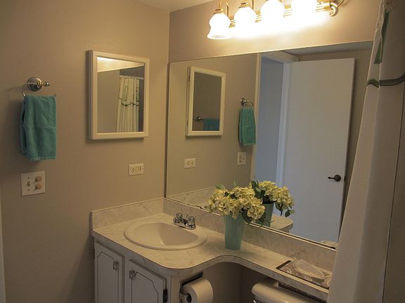 Master Bathroom w/shower