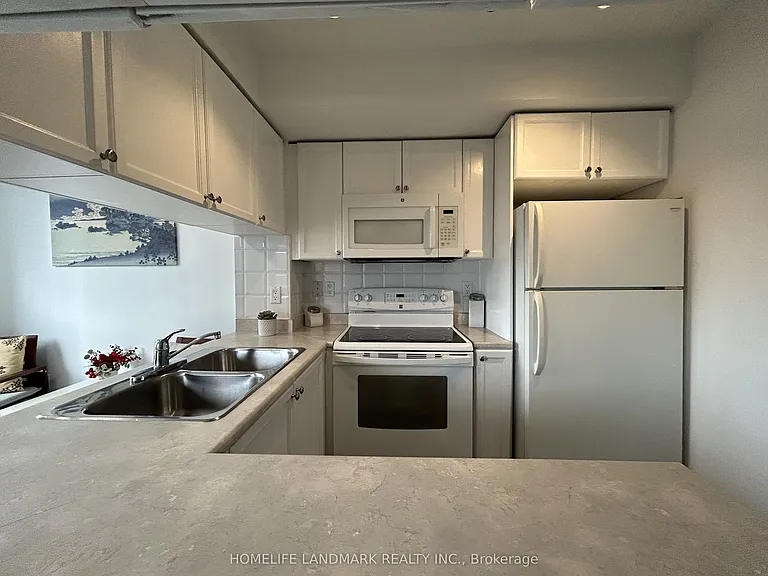 909 Bay St #1204 — Photo 5
