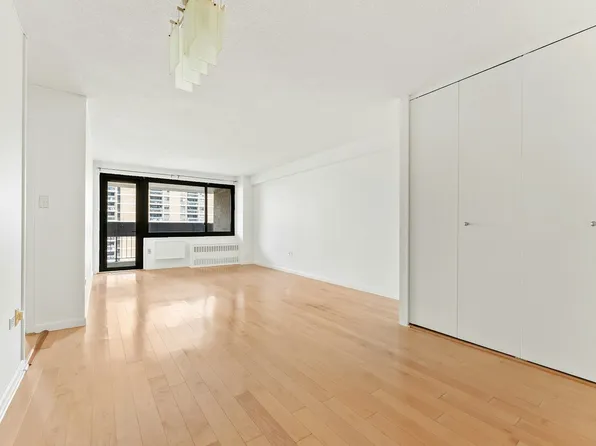 77 Fulton Street 9N image 3 of 8