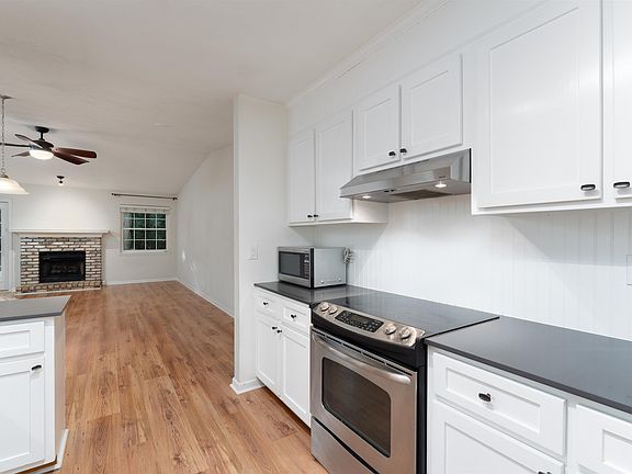 4th image of 3117 Brockton Way