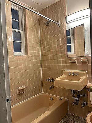 5th image of 421 E 82nd St APT 3B