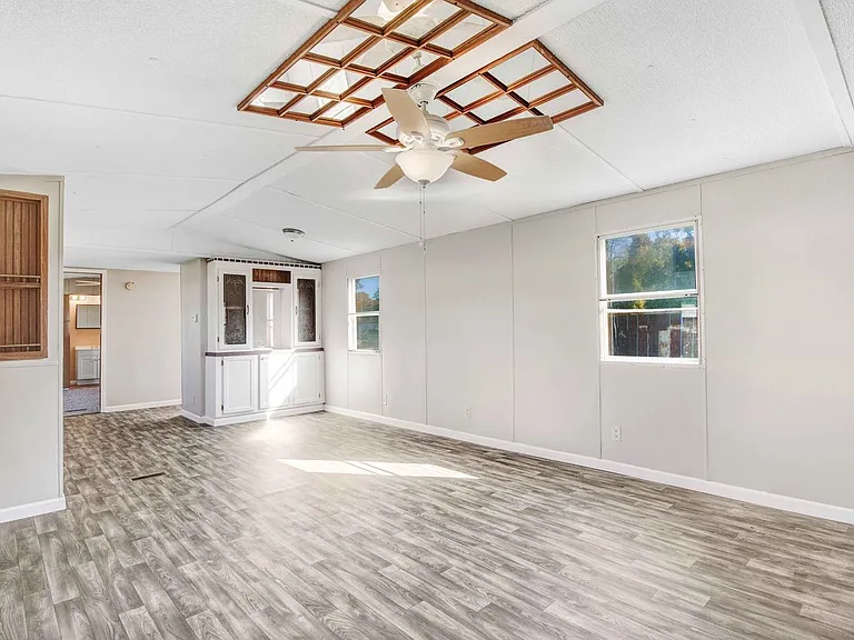 406 Little Dove Rd — Photo 24