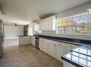 1205 Londonderry Ln, Ocean Springs, MS 39564