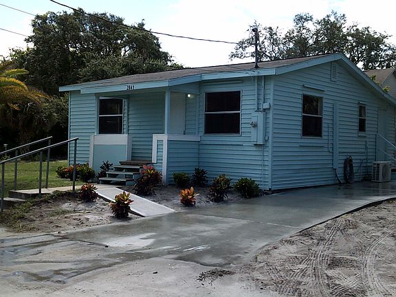3rd image of 2841 Cypress Ave