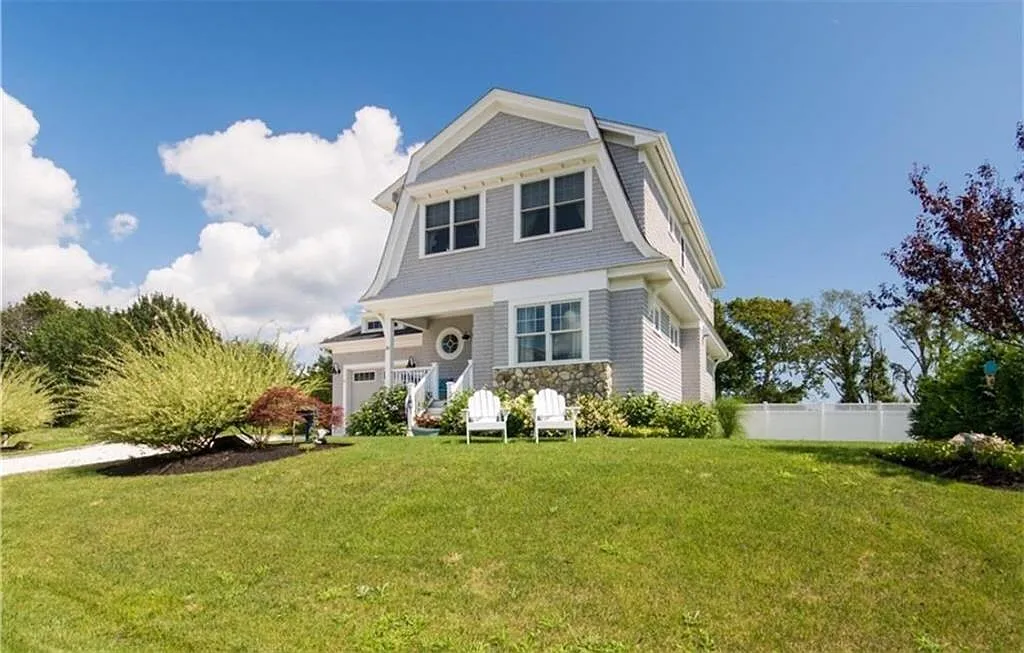 3 bed, 2.5 bath, 2082 sqft, $4,200 — Photo 1
