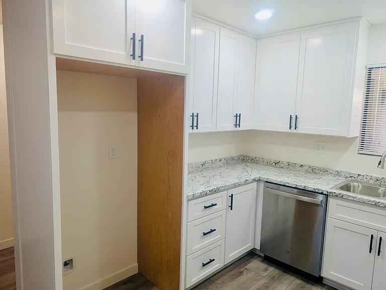 71 Village Circle Dr — Photo 4