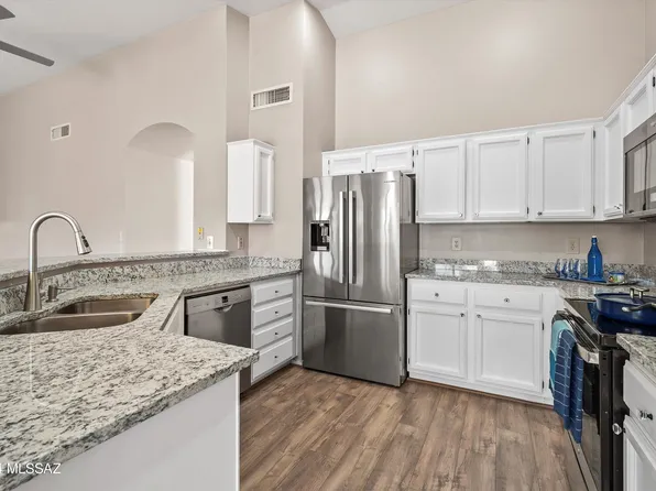 38140 S Elbow Bend Dr, Tucson, AZ 85739