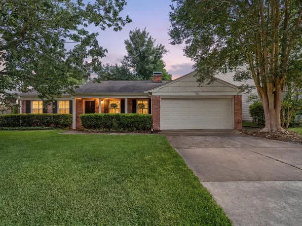 5421 Schumacher Ln, Houston, TX 77056