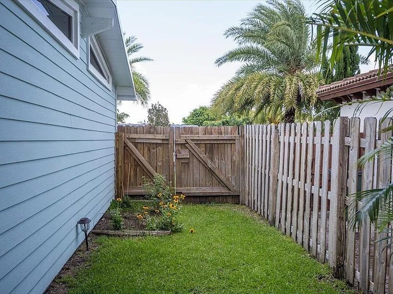 1110 SW 15th St — Photo 28