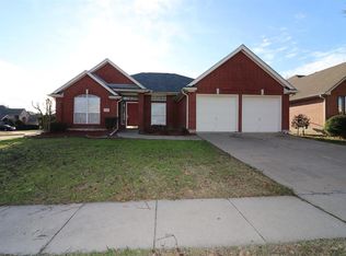 6410 Clear Pool Dr, Arlington, TX 76018