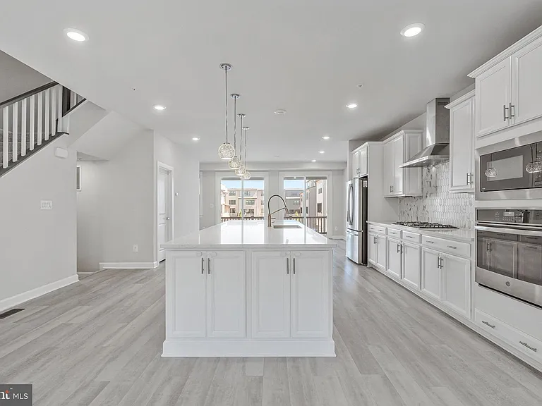 22266 Philanthropic Dr — Photo 21