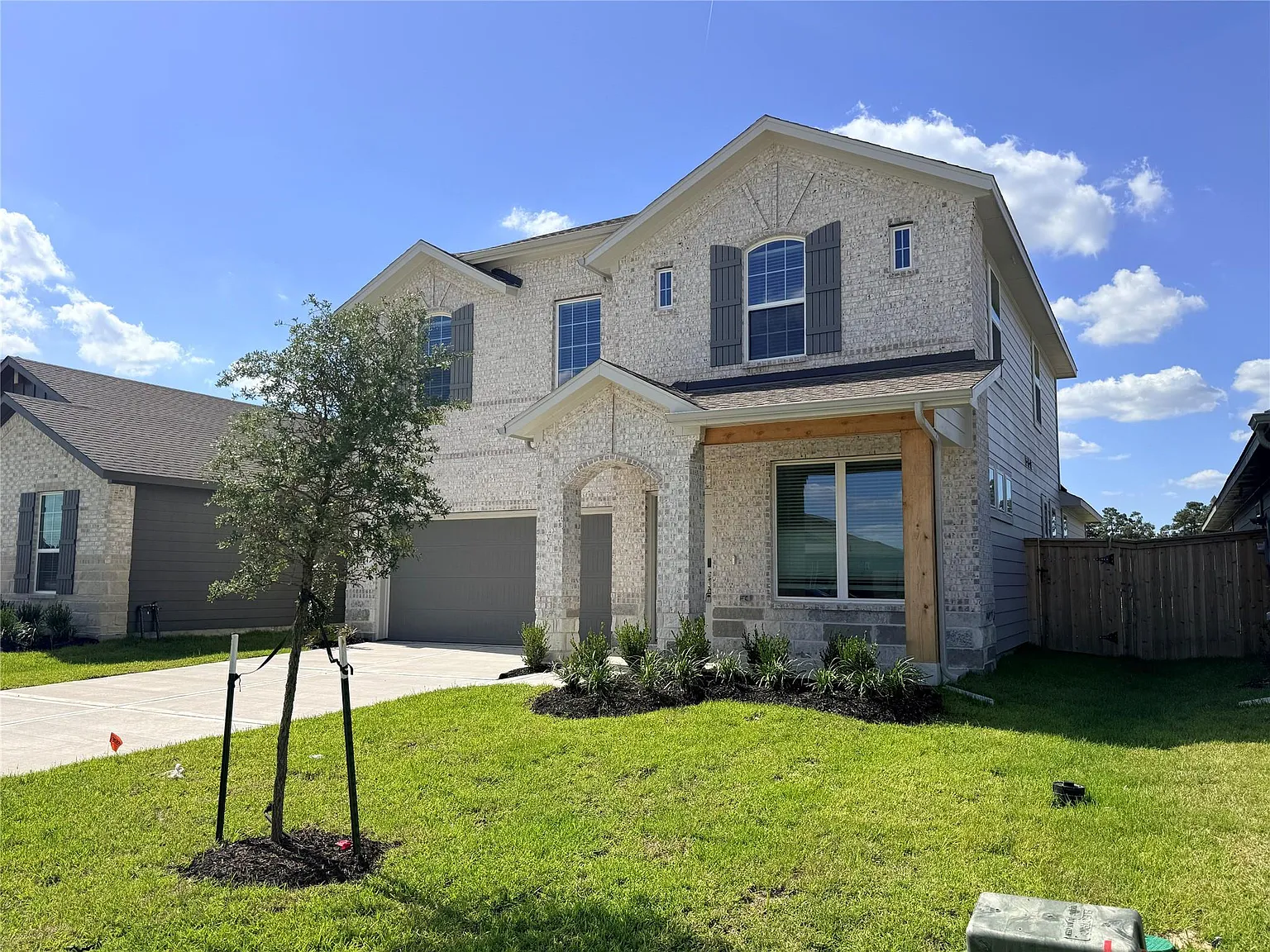 4 bed, 3.5 bath, 2523 sqft, $2,490 — Photo 2