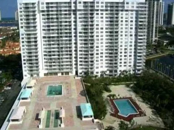 2801 NE 183rd St APT 1821W, North Miami Beach, FL 33160