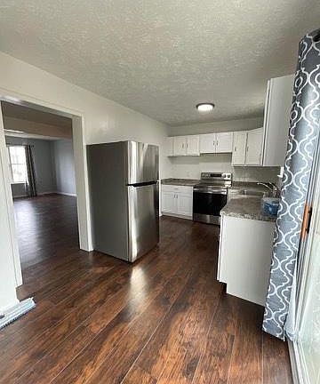 4th image of 648 Harr Park Ct