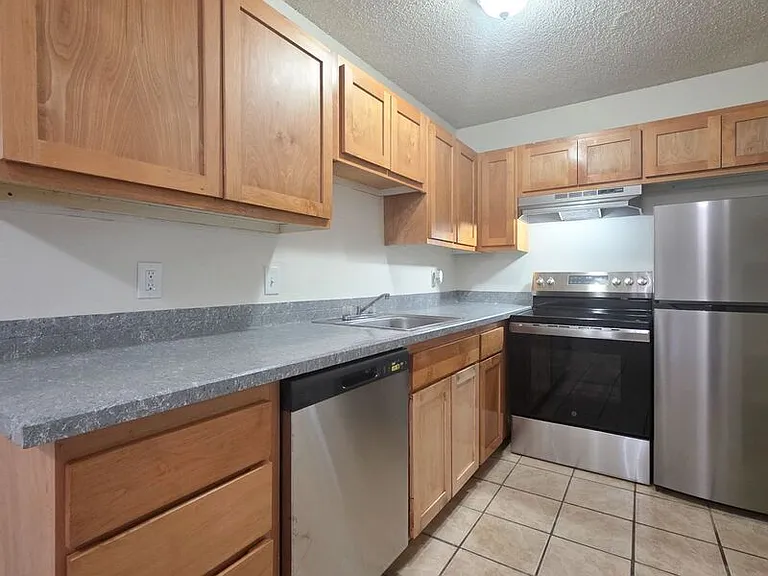 17150 SW Heritage Ct #128 — Photo 8