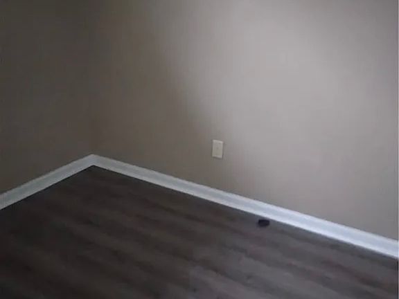 3rd image of 5038 Queens Ave