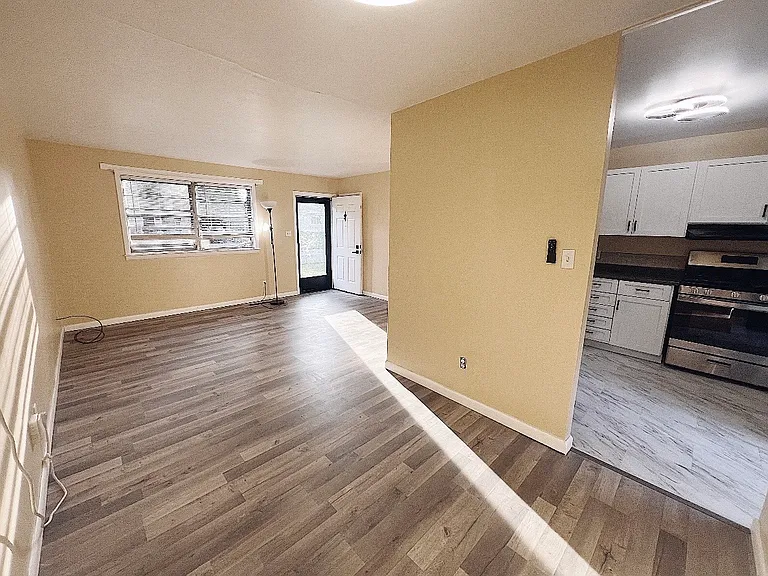 1688 Clyde Pl — Photo 25