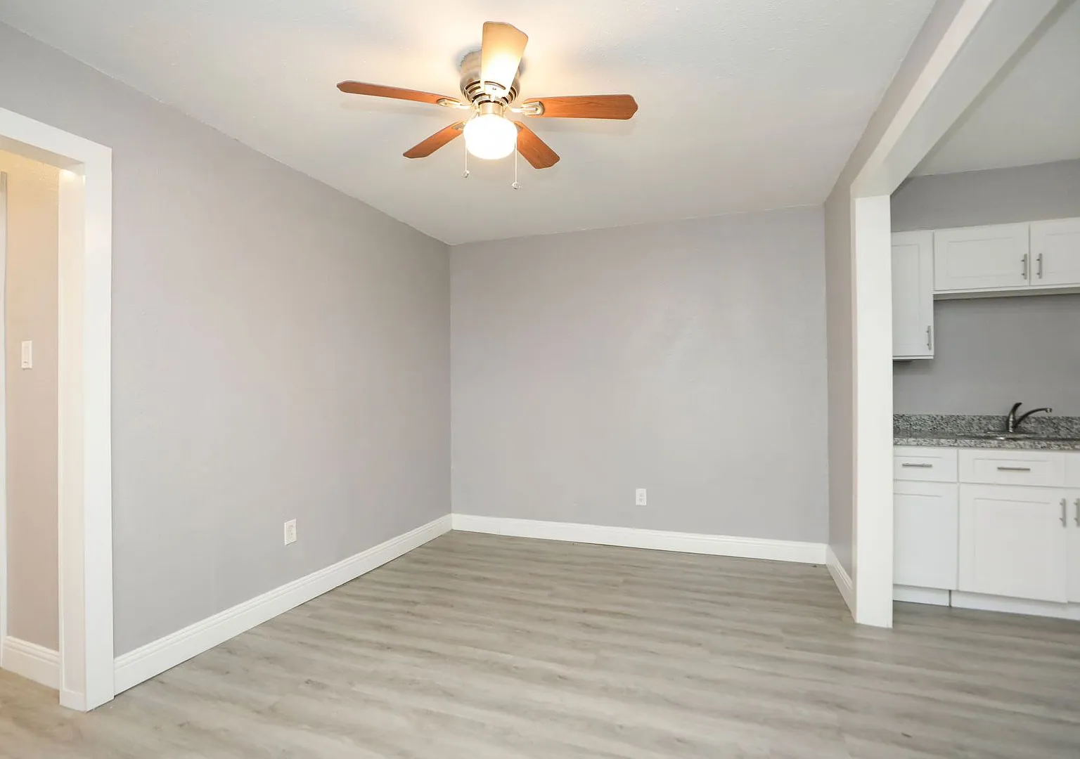 For Lease-Housing Vouchers Accepted | 2 Bed, 1 Bath | 800 Sq Ft | Sunnyside Place Community | — Photo 4