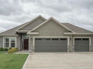 641 SW Crestview Dr, Grain Valley, MO 64029