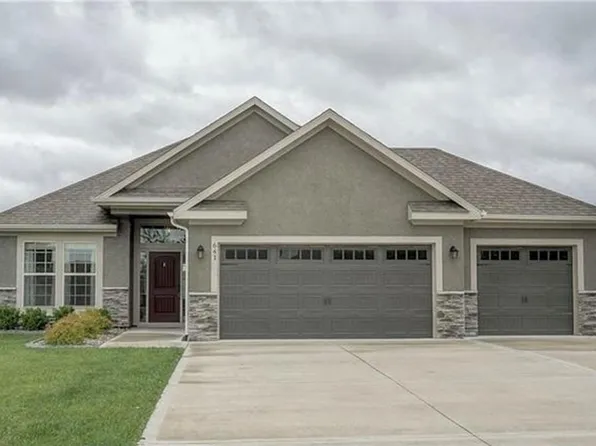641 SW Crestview Dr, Grain Valley, MO 64029
